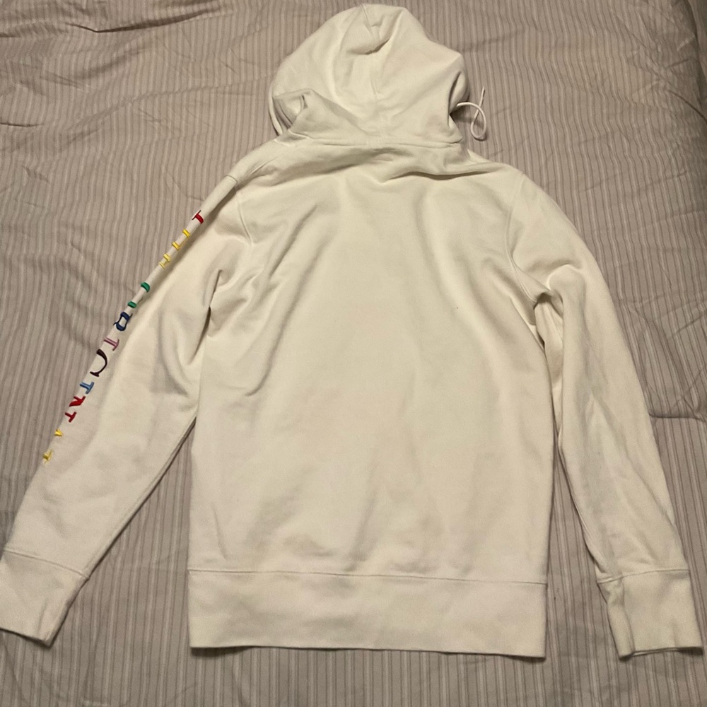 Levi sweater size small - Picture 4 of 4